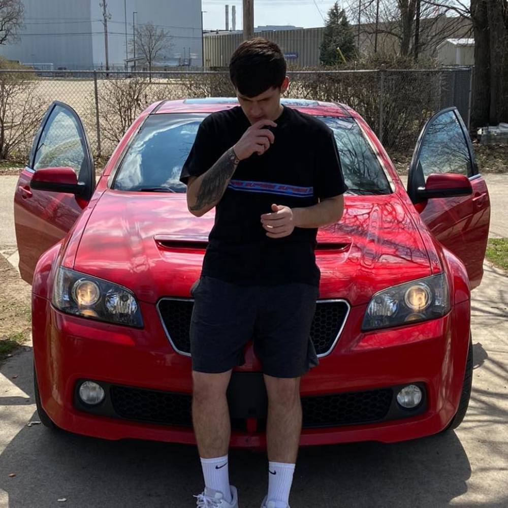 Meet your Posher, Dylon